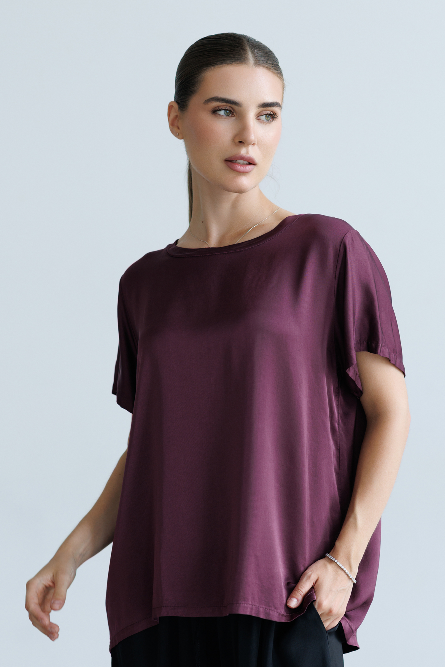 Basic plum-colored viscose T-shirt